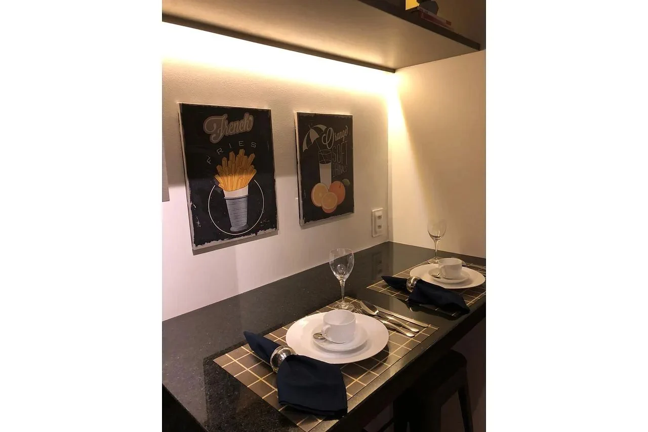 Kitchen or kitchenette — Studio Edifício Time em Maceió by Qavi