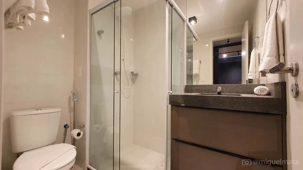 Toilet — Studio Edifício Time em Maceió by Qavi