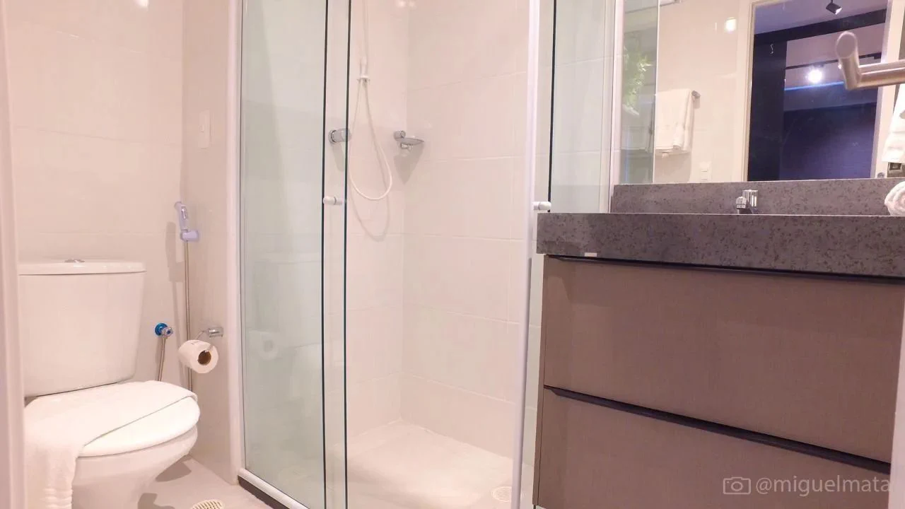 Toilet — Studio Edifício Time em Maceió by Qavi