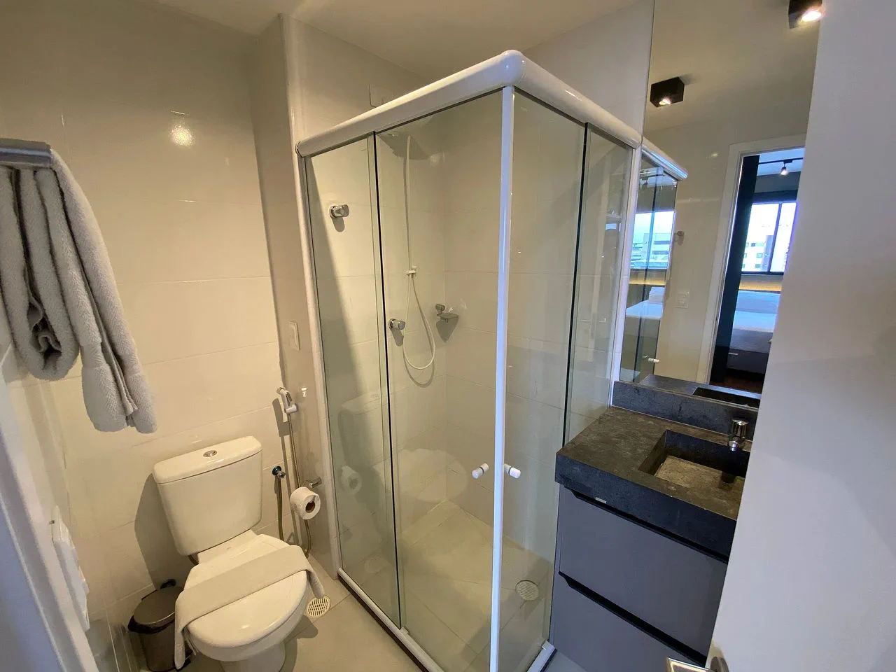 Toilet — Studio Edifício Time em Maceió by Qavi