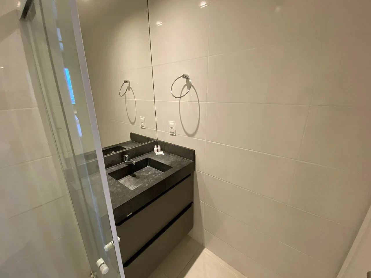 Toilet — Studio Edifício Time em Maceió by Qavi