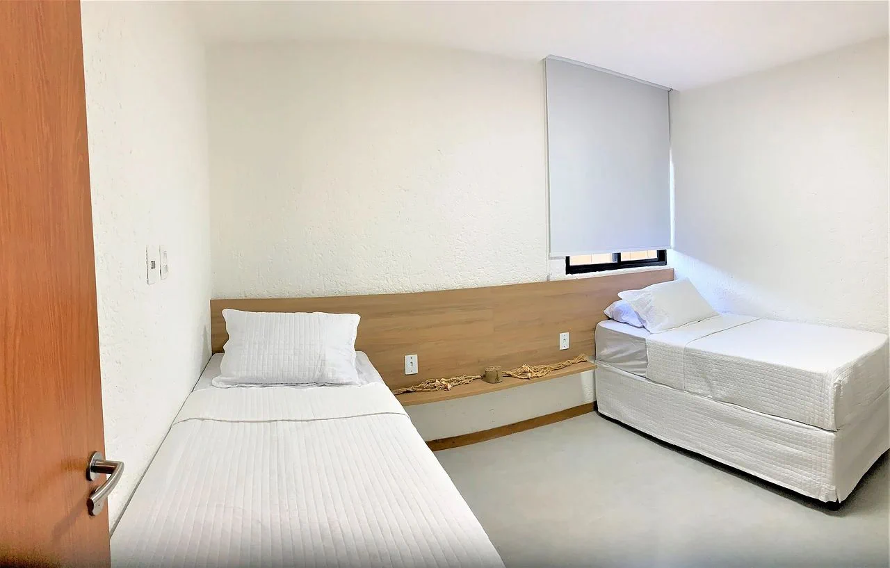 Dormitorio — Apartamento Manatee em Milagres by Qavi