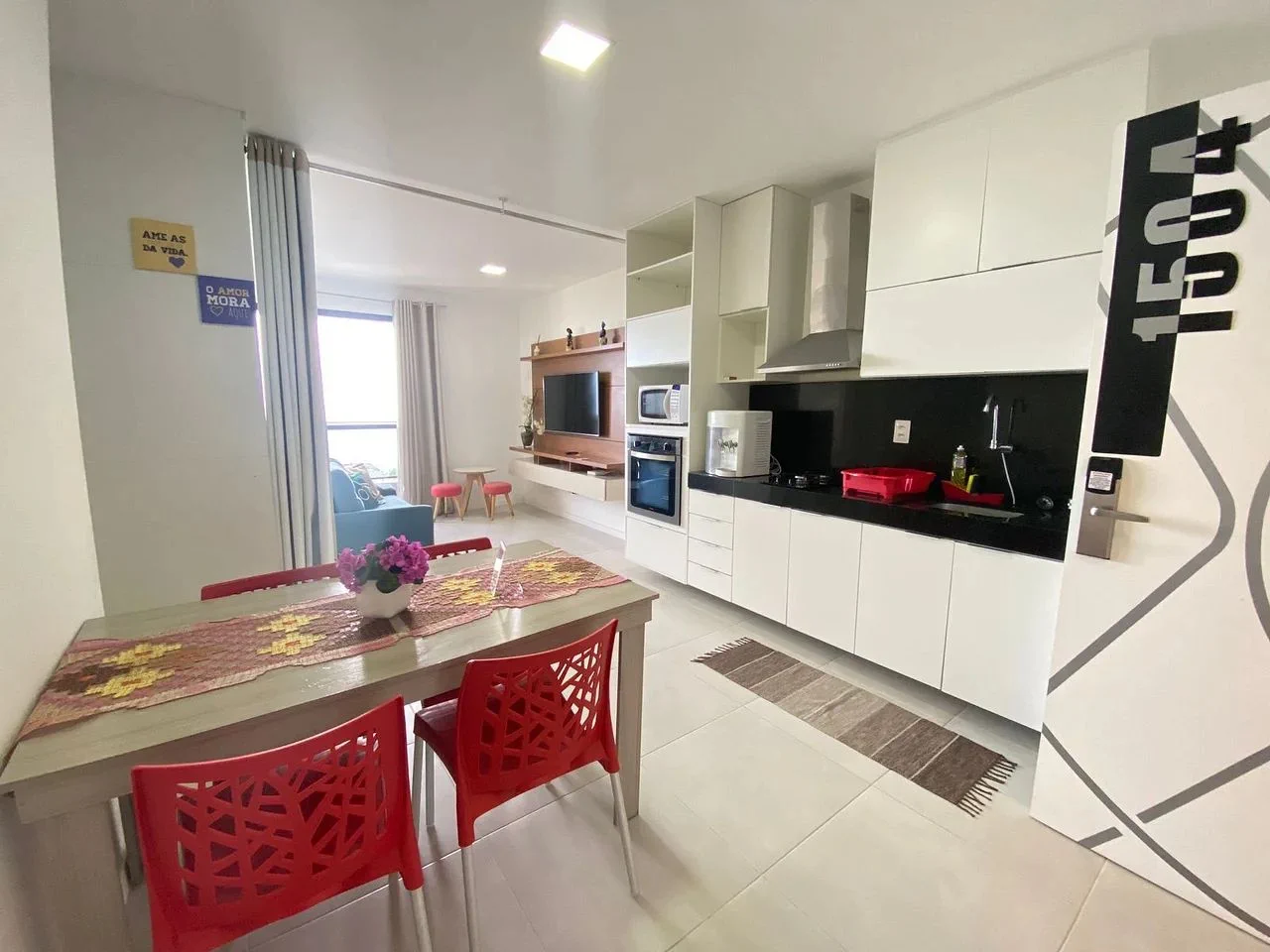 Kitchen or kitchenette — Studio Edifício Time em Maceió by Qavi