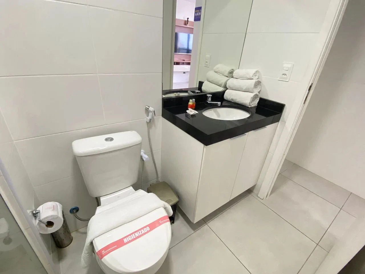 Toilet — Studio Edifício Time em Maceió by Qavi