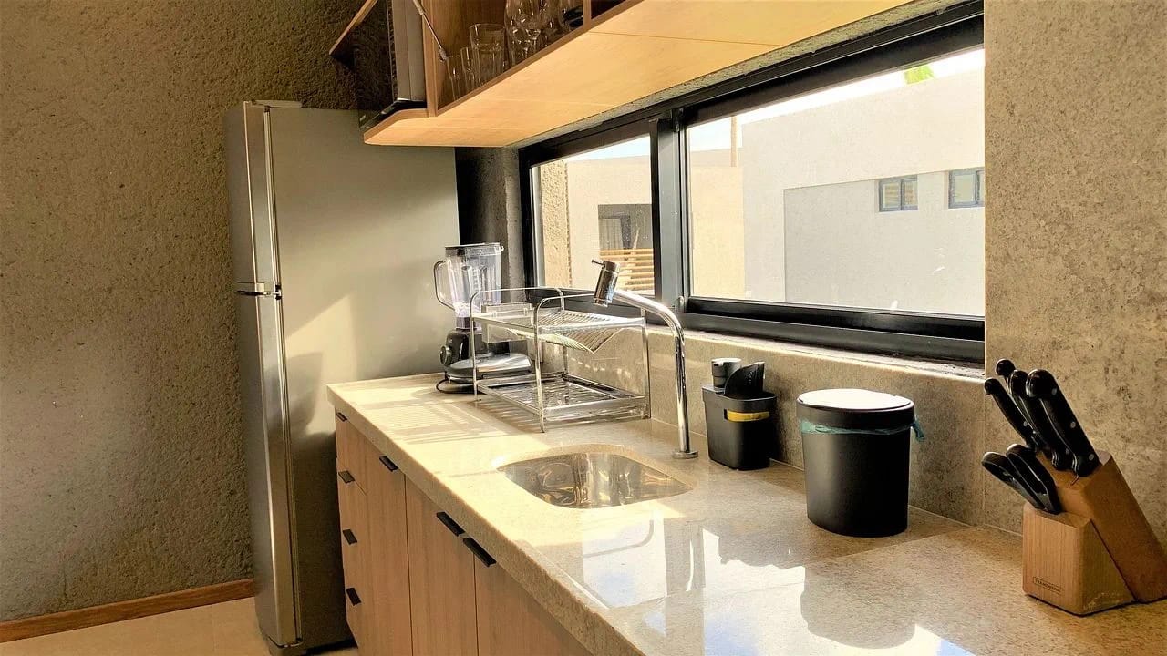 Cocina o kitnet — Apartamento Varanda Manatee em Milagres by Qavi