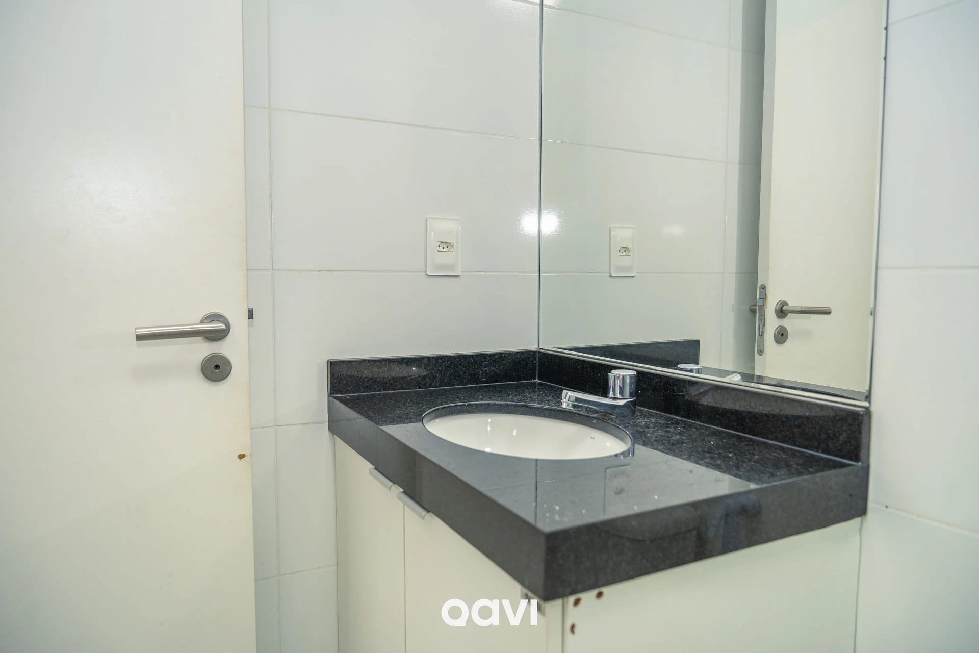 Cuarto de baño — Studio Edifício Time em Maceió by Qavi