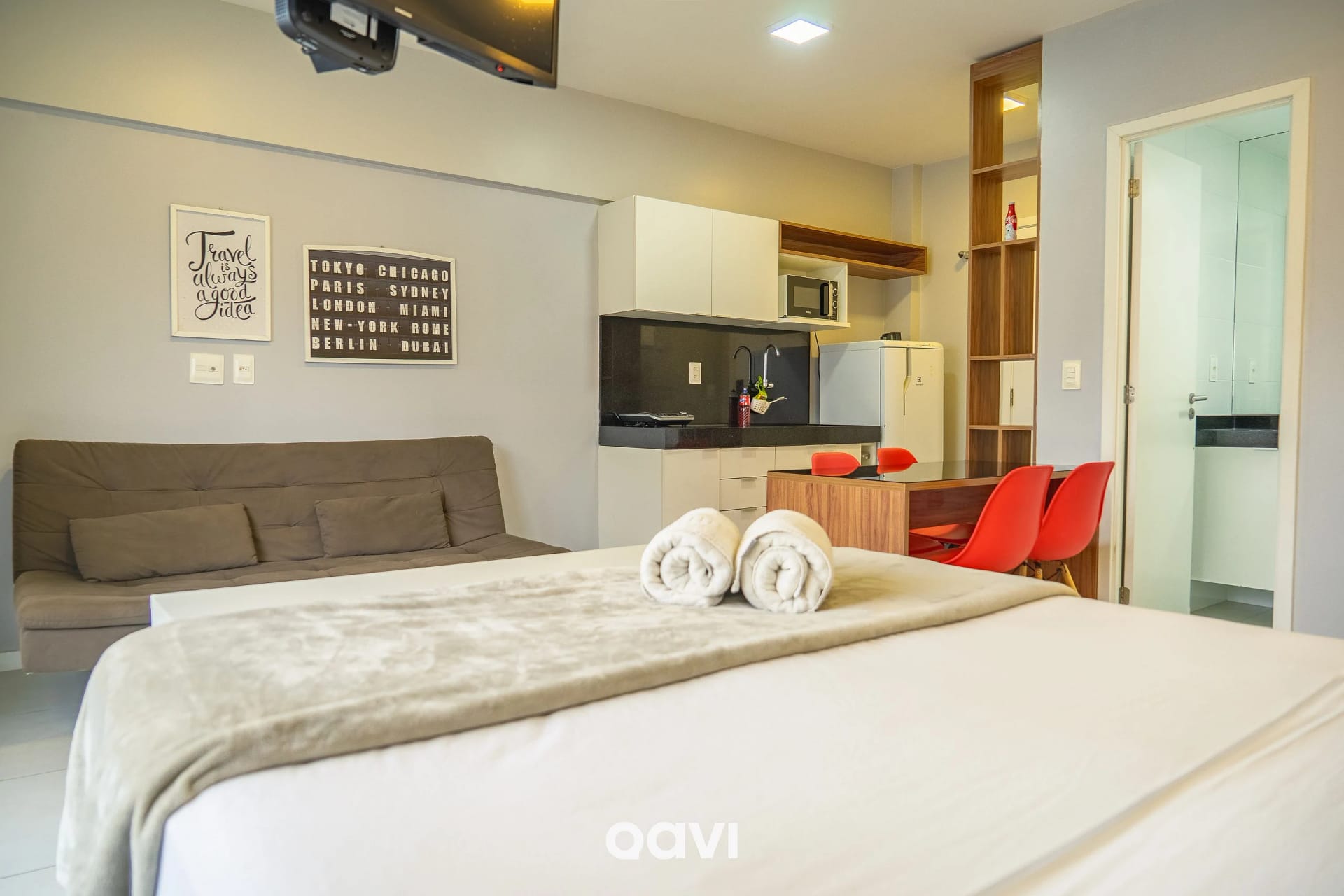 Dormitorio — Studio Edifício Time em Maceió by Qavi
