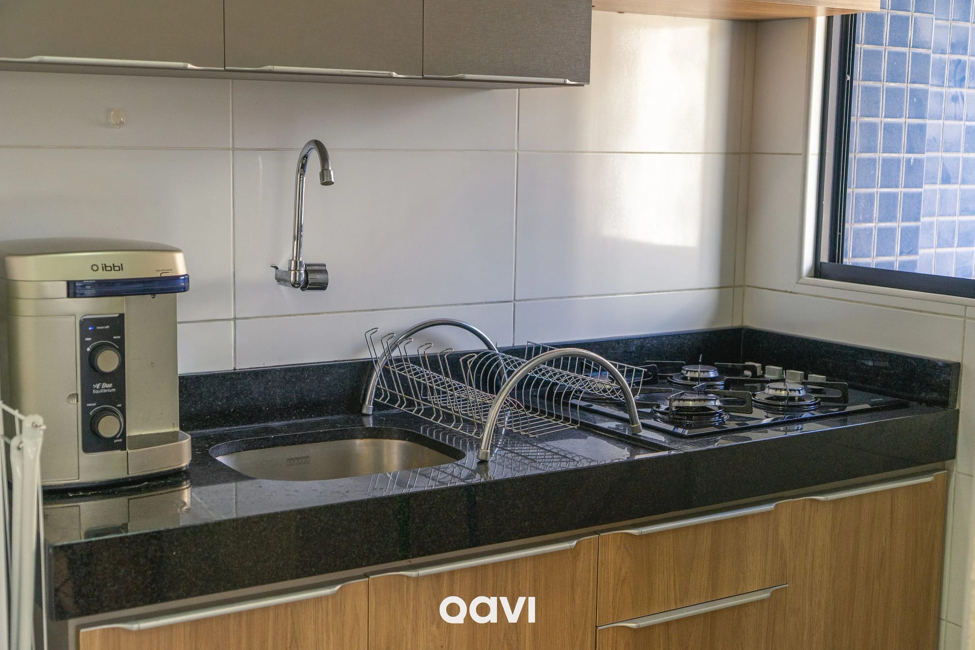 Kitchen or kitchenette — Studio Edifício Time em Maceió by Qavi