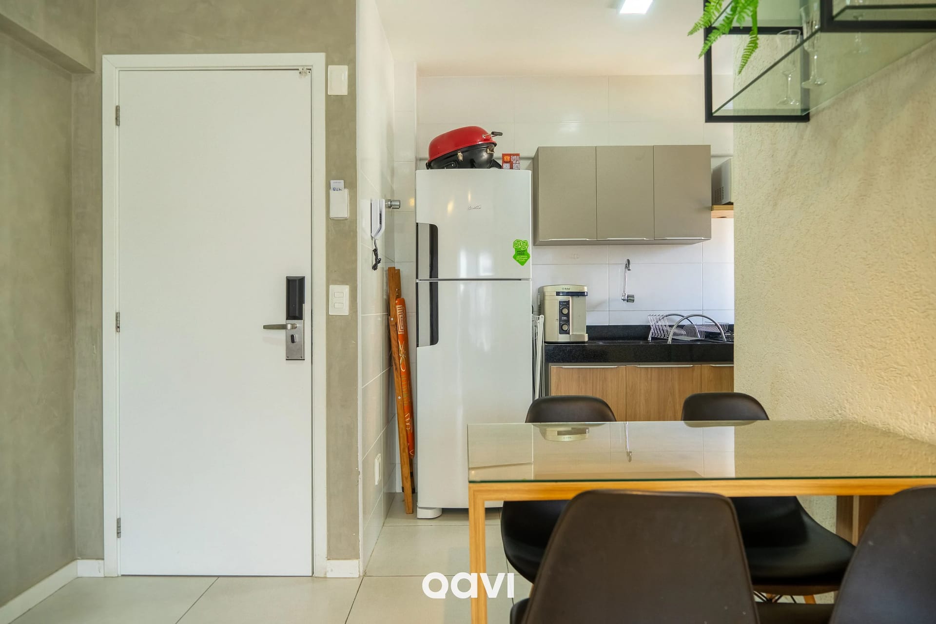Dining area — Studio Edifício Time em Maceió by Qavi