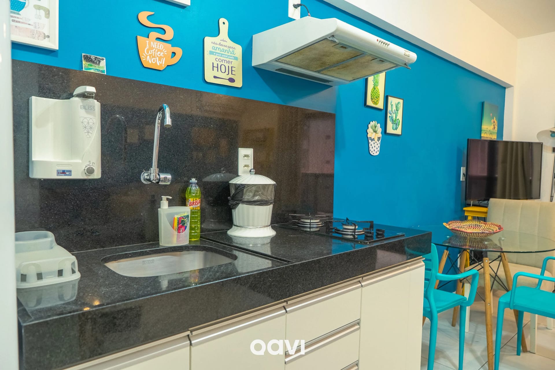 Kitchen or kitchenette — Studio no Edifício Time em Maceió by Qavi