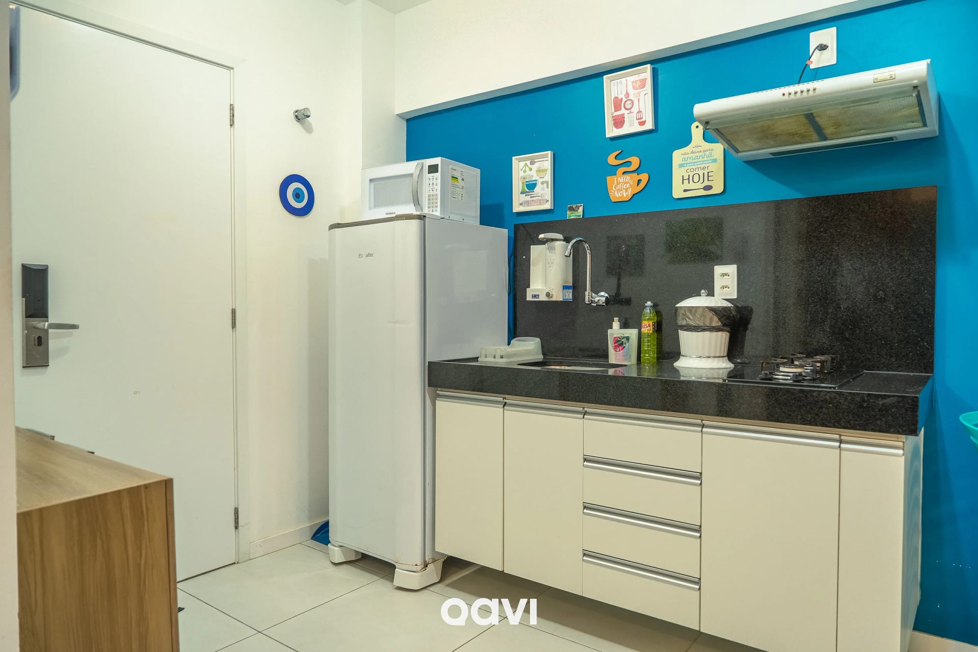 Kitchen or kitchenette — Studio no Edifício Time em Maceió by Qavi