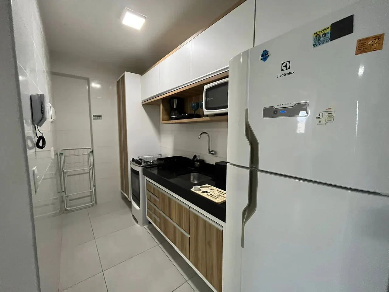 Kitchen or kitchenette — Apartamento no Edifício Time em Maceió by Qavi