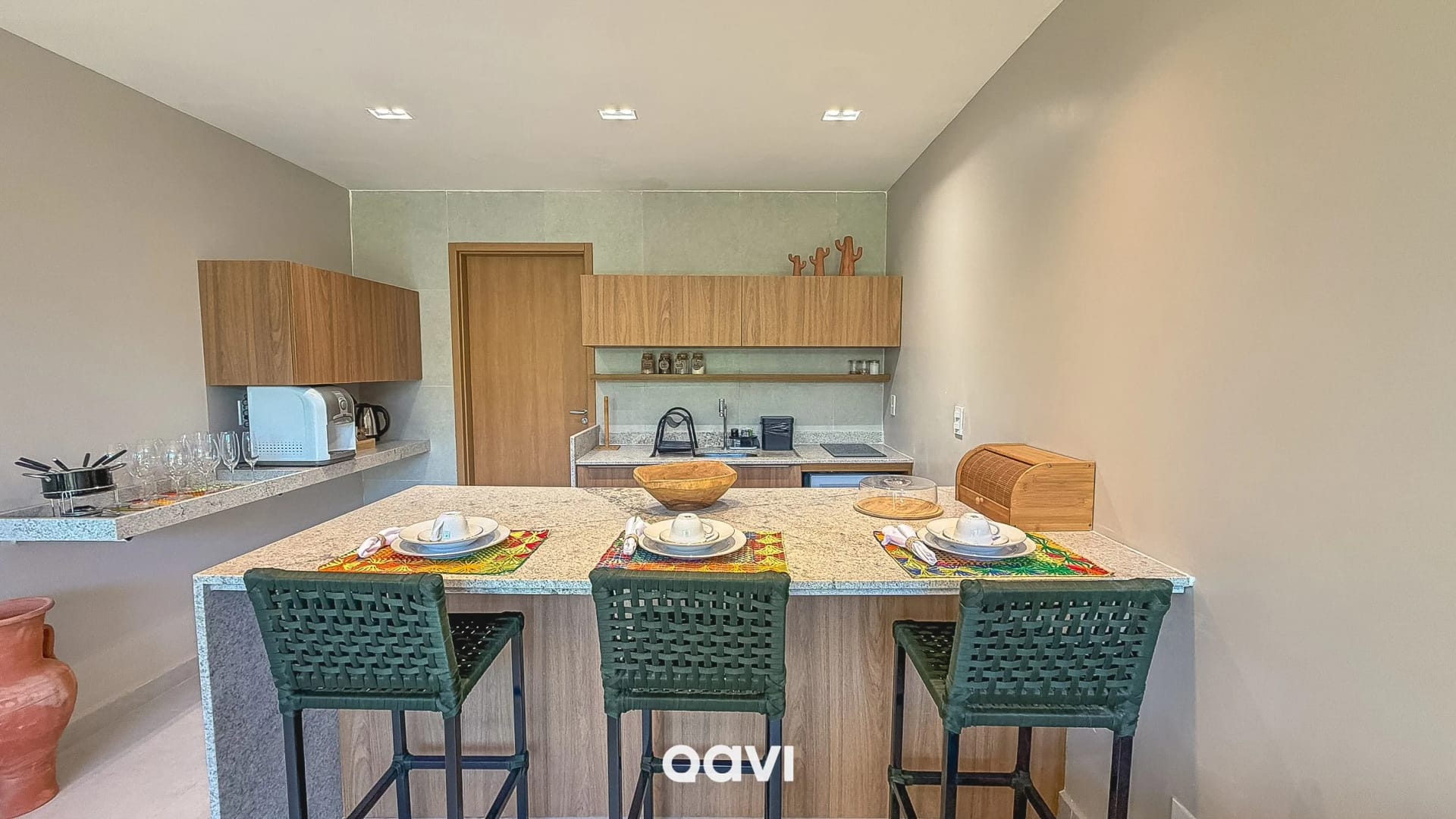 Kitchen or kitchenette — Apartamento Manah Milagres by Qavi