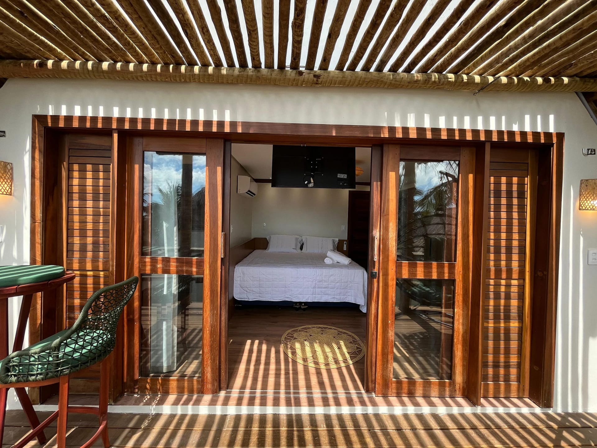 Fachada / Terraza — Chalé Cajueiro Vila Mar Resort by Qavi