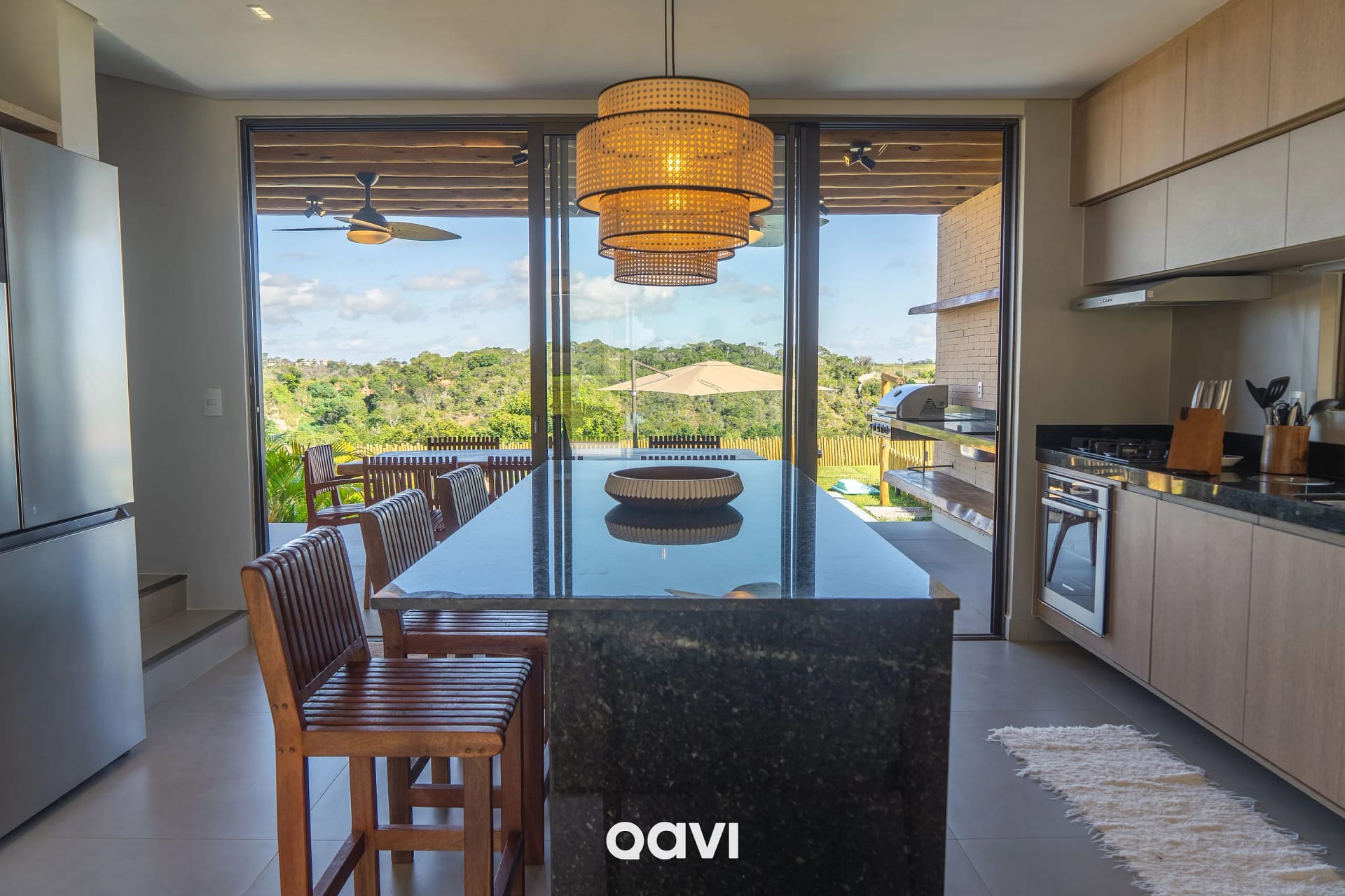 Kitchen or kitchenette — Casa Oriah Milagres by Qavi