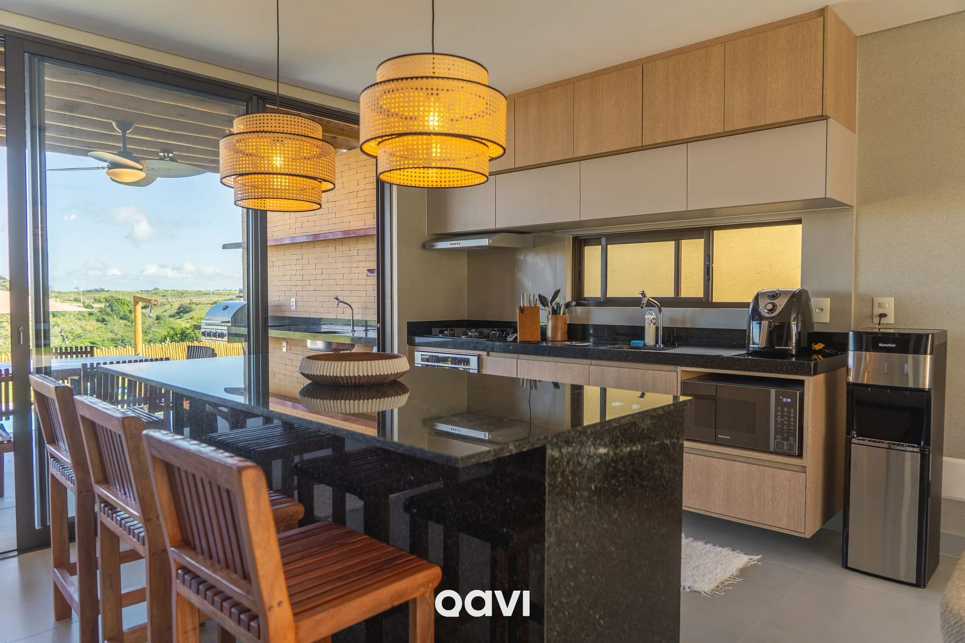 Kitchen or kitchenette — Casa Oriah Milagres by Qavi
