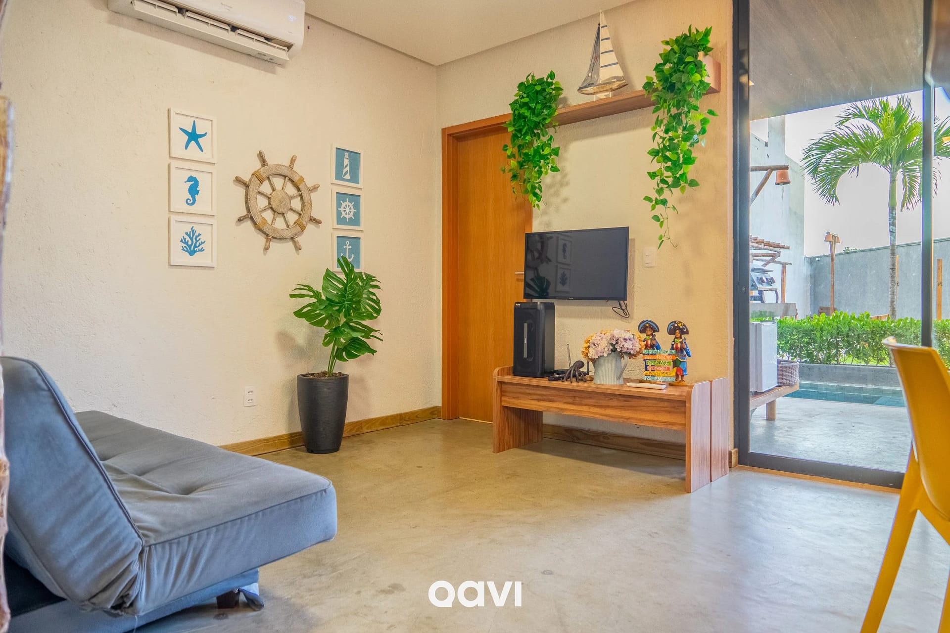 Sala de Estar — Casa Piscina Privativa Villa Sapê Milagres by Qavi