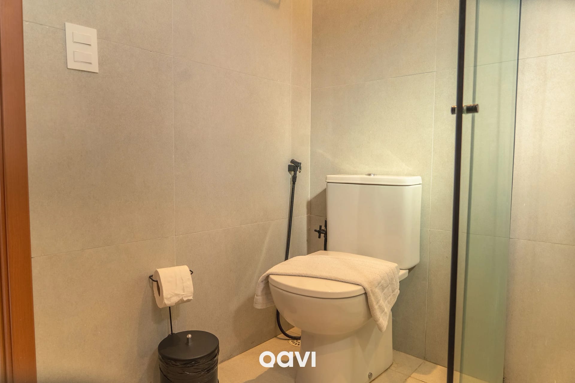 Toilet — Studio Design Manatee em Milagres by Qavi