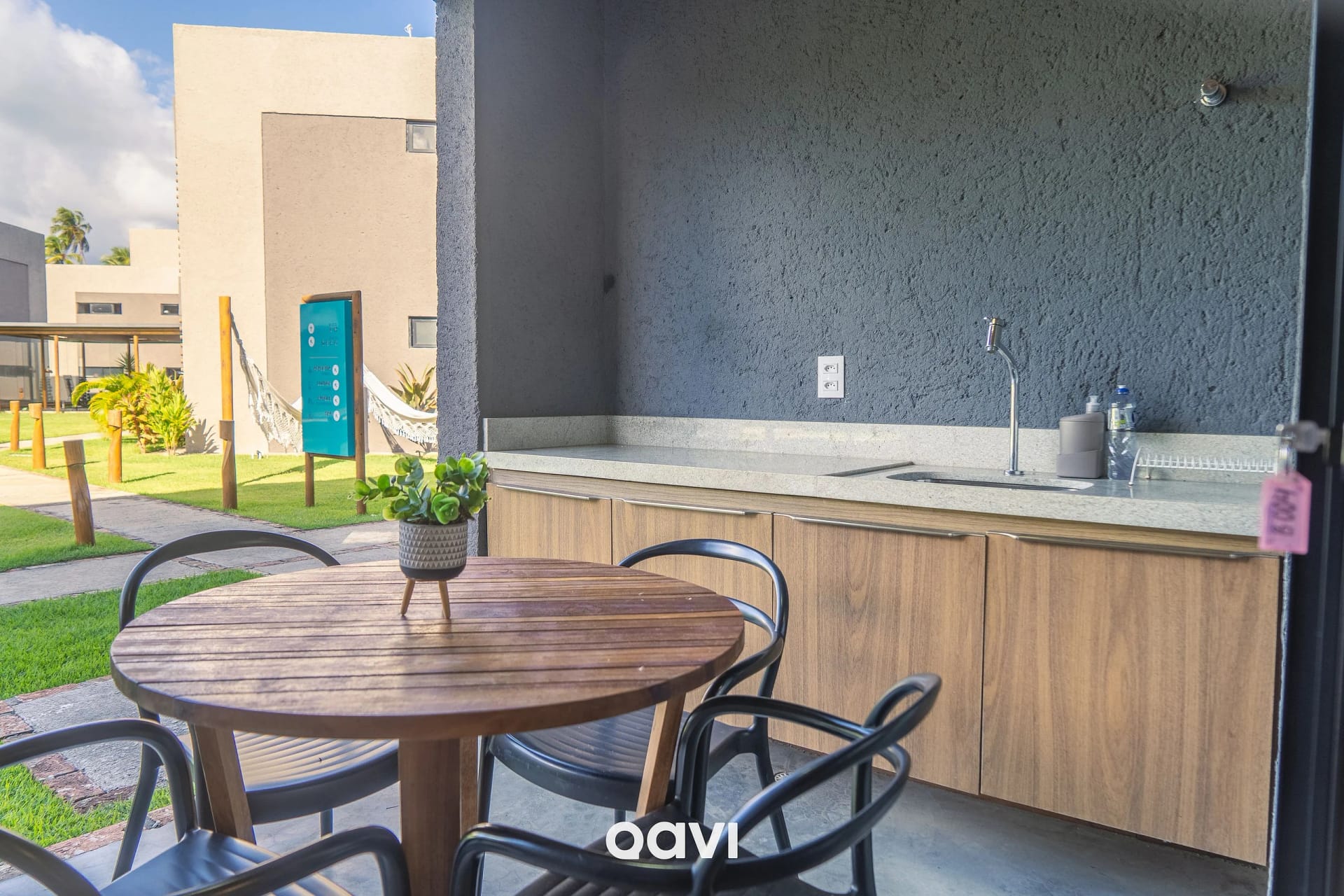 Balcony / Terrace — Studio Design Manatee em Milagres by Qavi