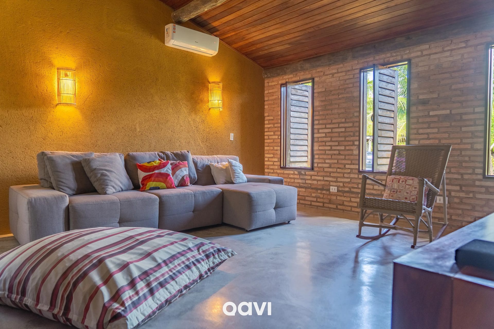 Sala de Estar — Casa Manatí Beira-Mar em Milagres by Qavi