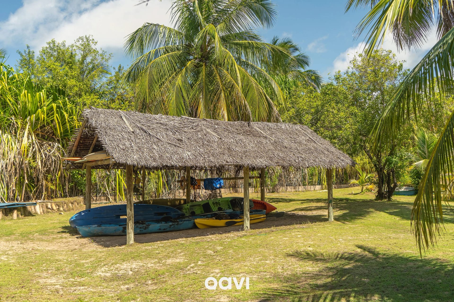 Área e instalações — Casa Manatí Beira-Mar em Milagres by Qavi