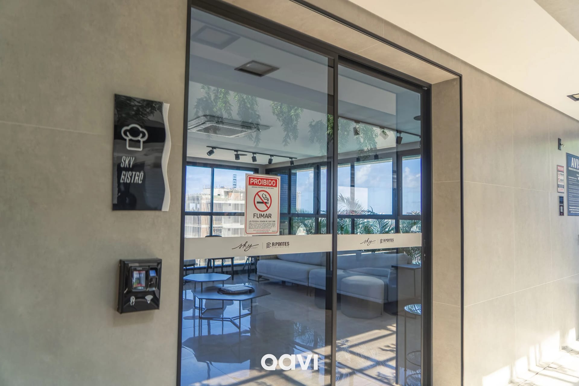 Facade / entrance — Studio Sky Concept Maceió by Qavi
