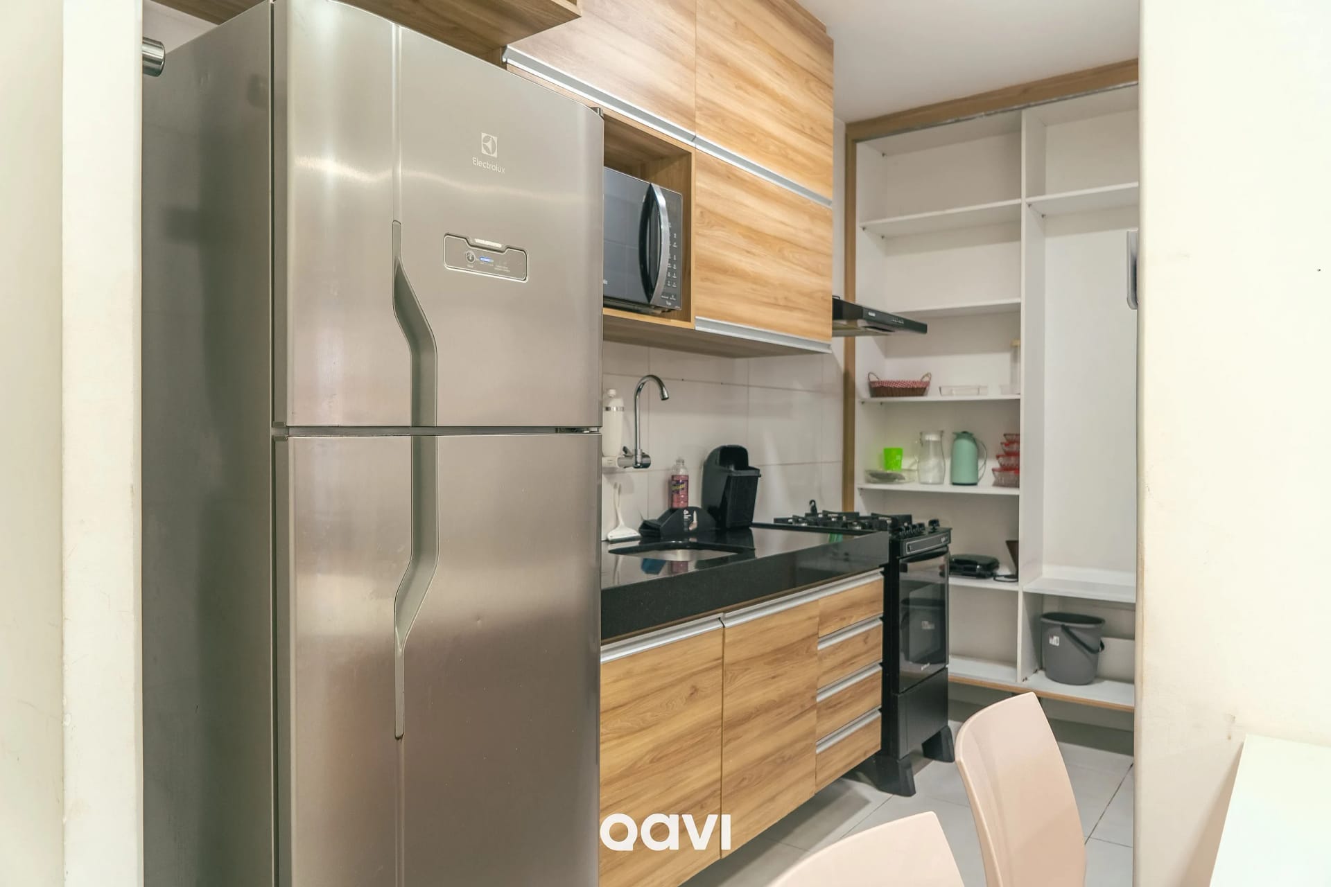 Kitchen or kitchenette — Apartamento no Edifício Time em Maceió by Qavi