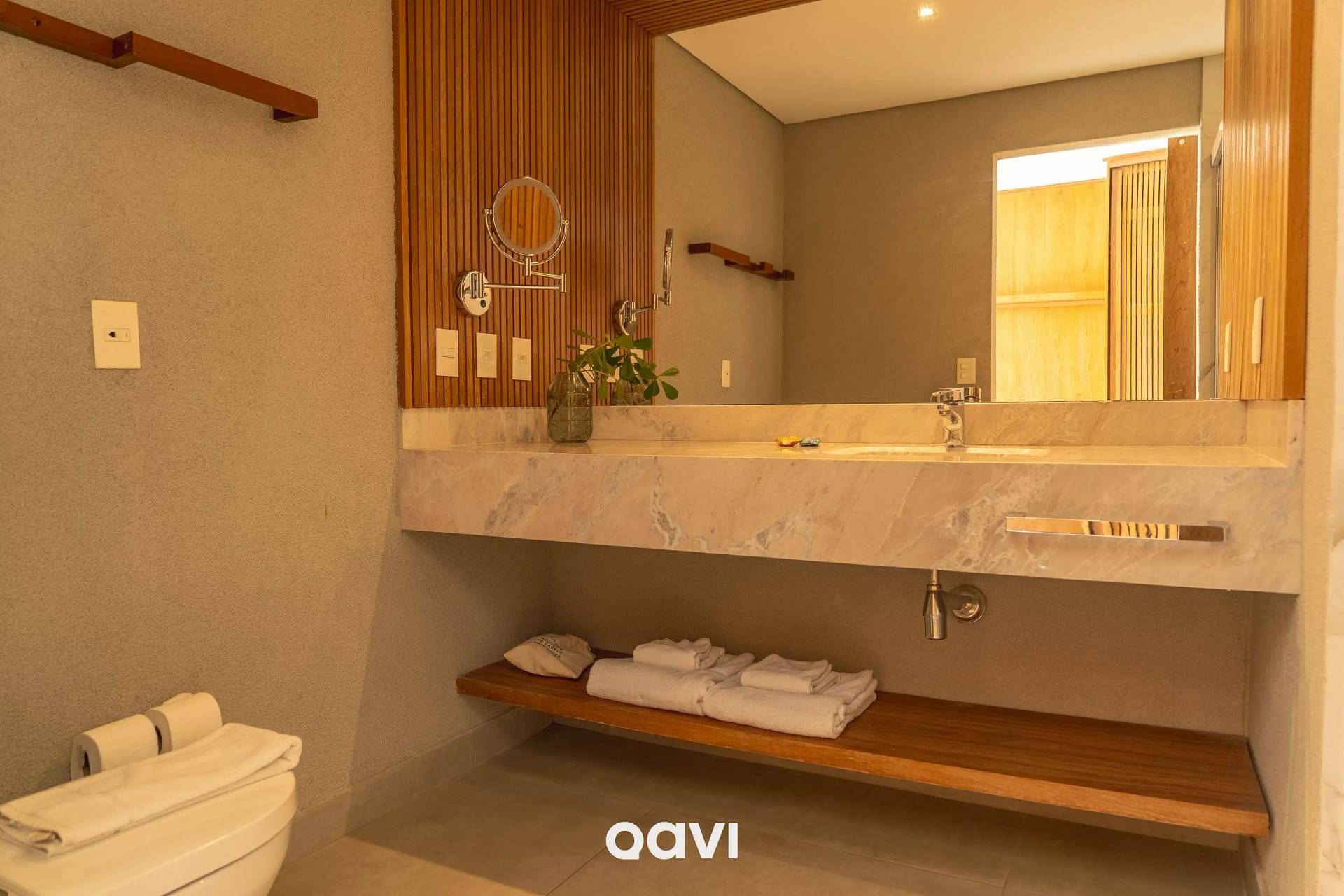 Quarto Superior Frente Piscina