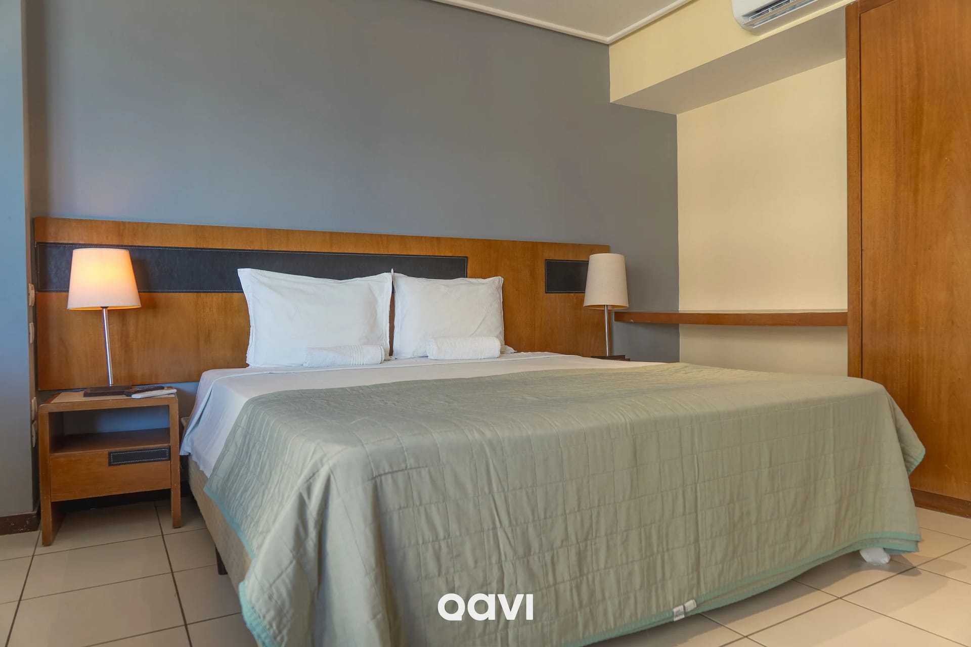 Bedroom — Flat com Vista Parcial Mar em Petrópolis by QAVI