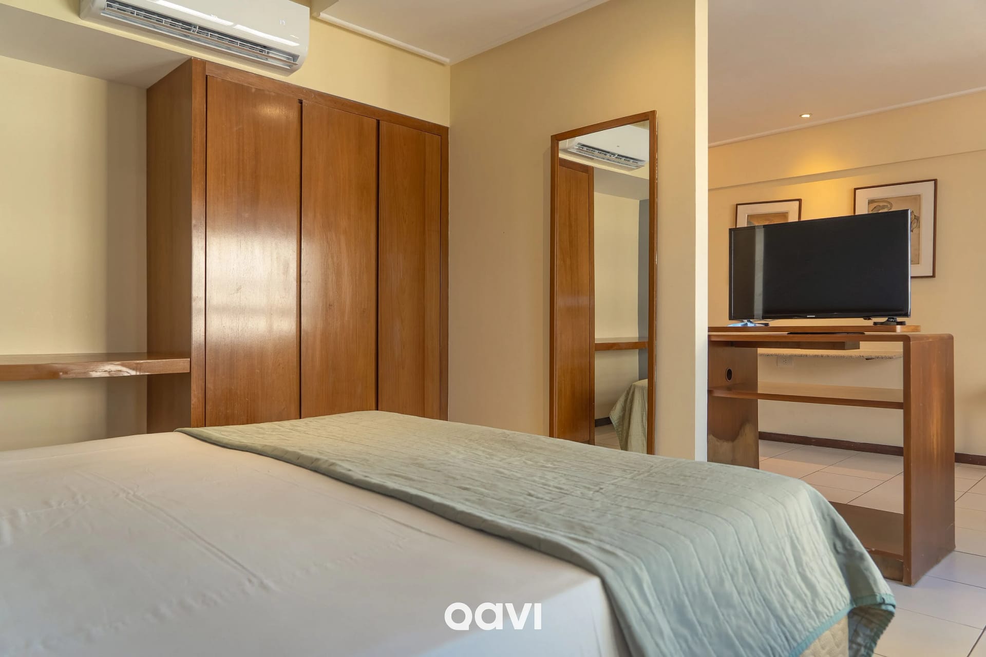 Bedroom — Flat com Vista Parcial Mar em Petrópolis by QAVI